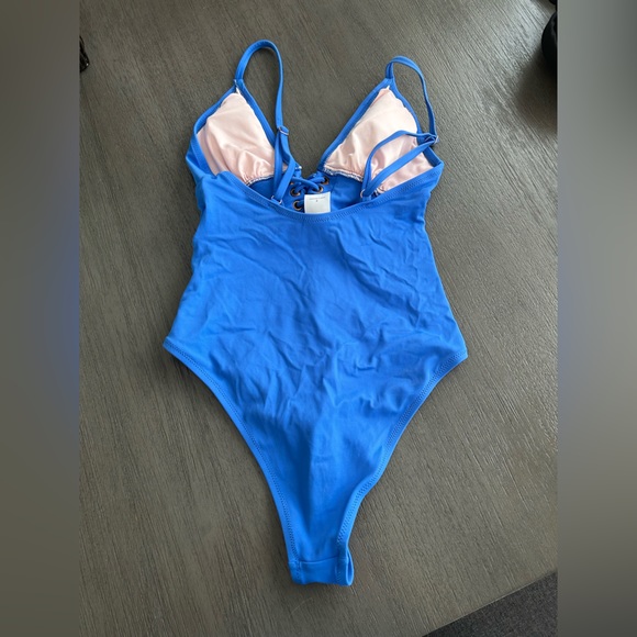 Target One Piece - Picture 3 of 4